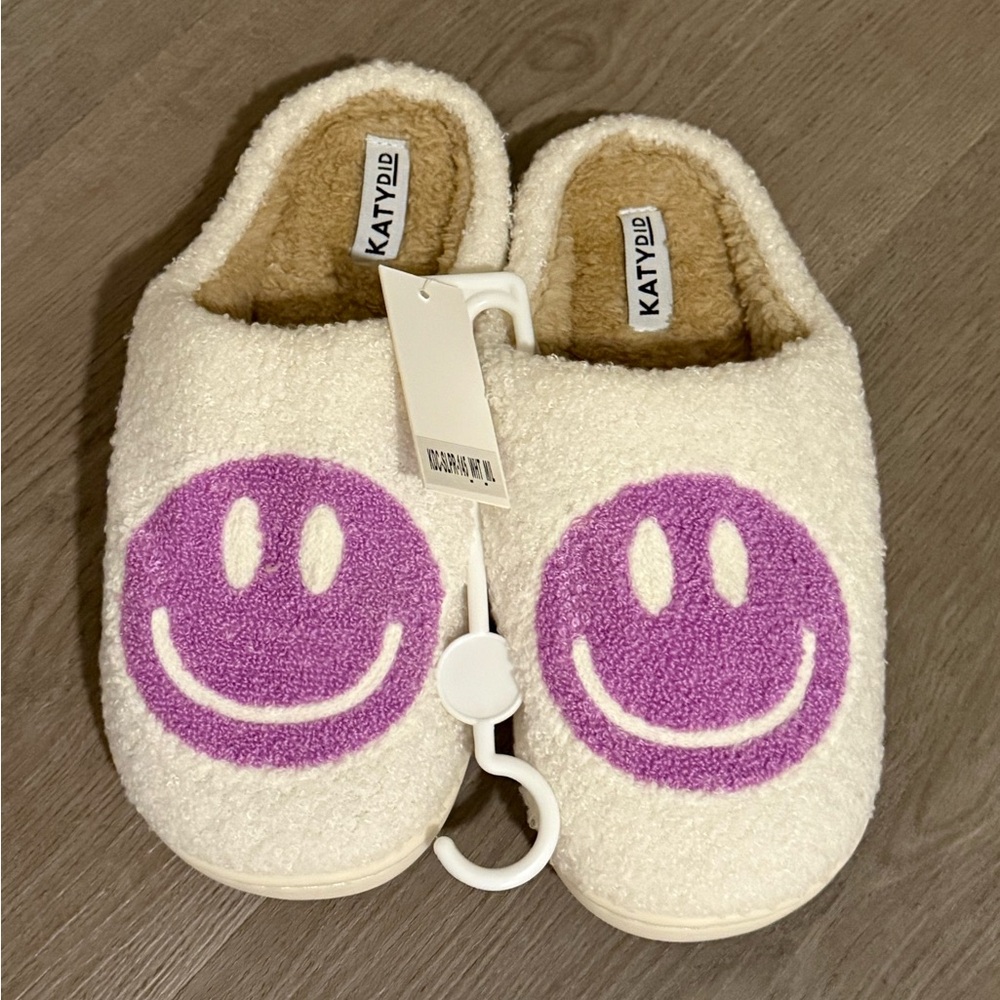 NWT Katydid Cream Slippers with Purple Smiley